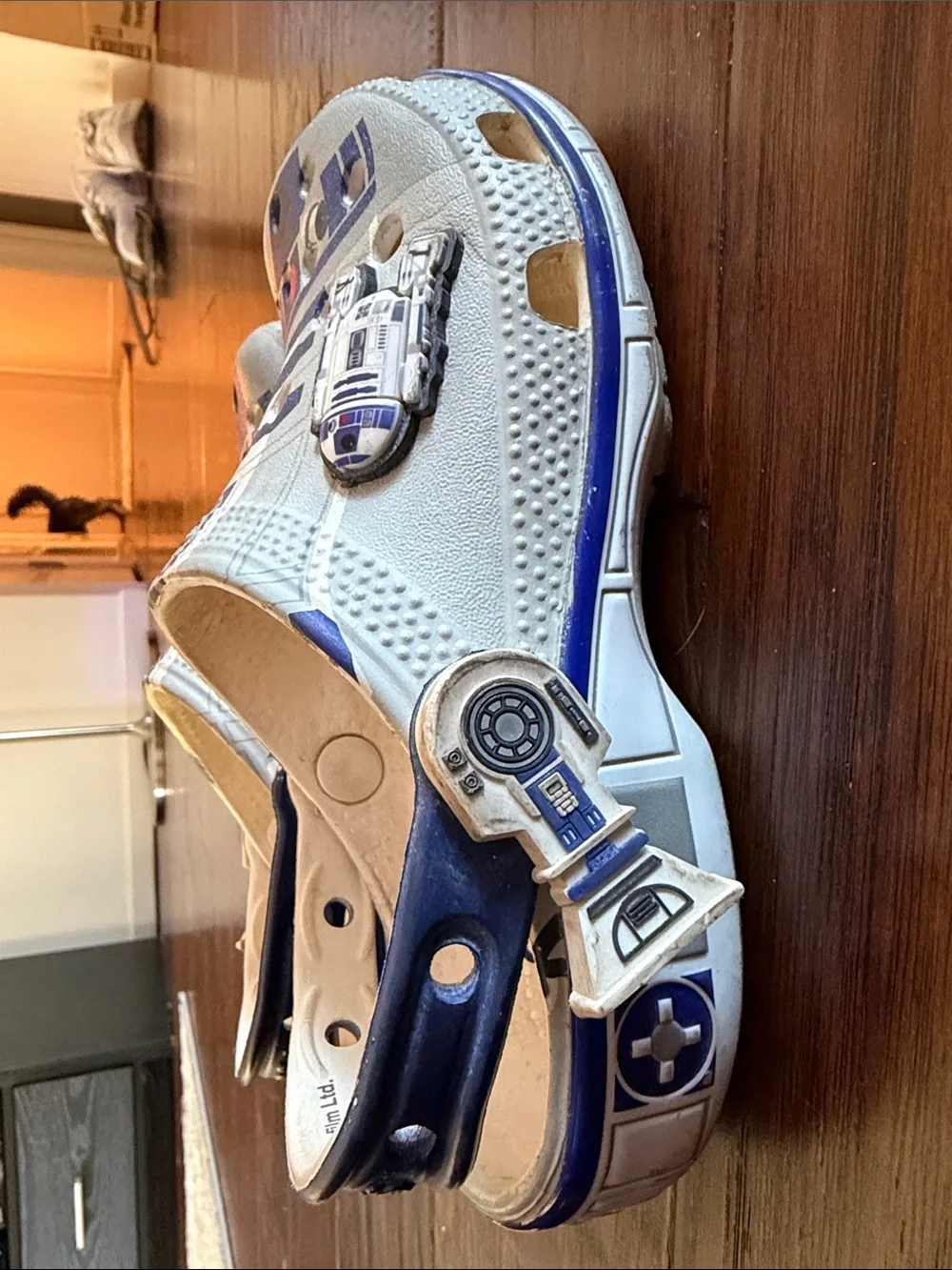 CROCS Kids' Star Wars R2-D2 Clogs - White & Blue